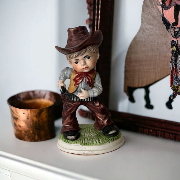 Vintage Gunslinger Western Cowboy Figurine Ceramic Porcelain Multi Colour Decor - Picture 3 of 5